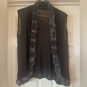 NWT light weight sleeveless cardigan. Black with grey roses. Size M